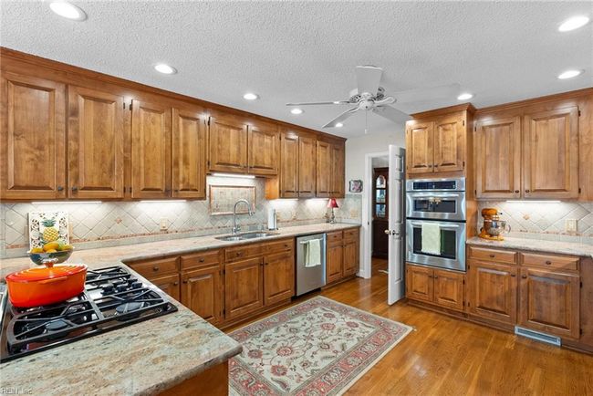 302 Moodys Run, House attached with 3 bedrooms, 4 bathrooms and null parking in Williamsburg VA | Image 14