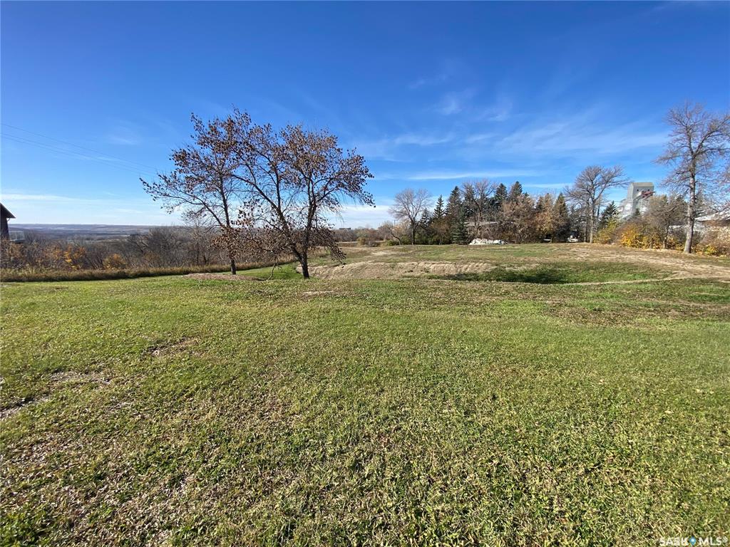 Land in Oxbow