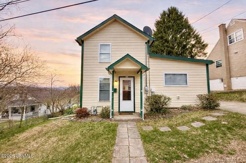 63 Washington Ave, Bloomsburg, PA, 17815-1220 | Card Image