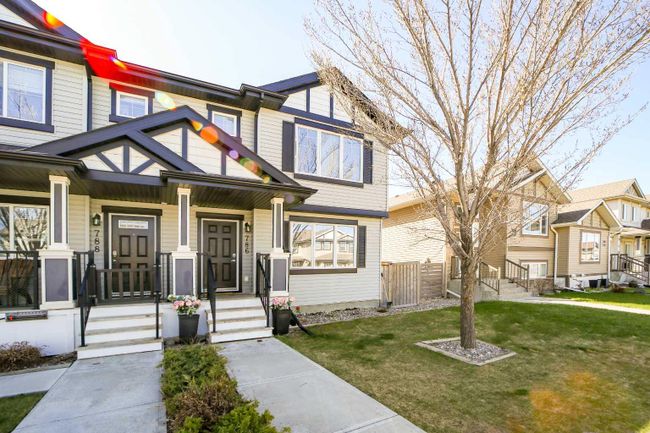 786 Silkstone Close W, Home with 3 bedrooms, 2 bathrooms and 2 parking in Lethbridge AB | Image 2