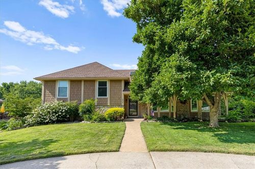 804 Tam Oshanter Dr, Kansas City, MO, 64145-1244 | Card Image