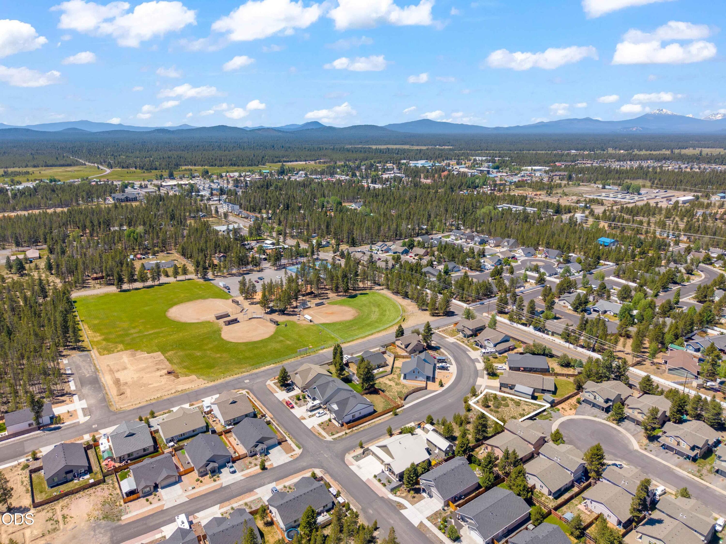 Land in La Pine 4