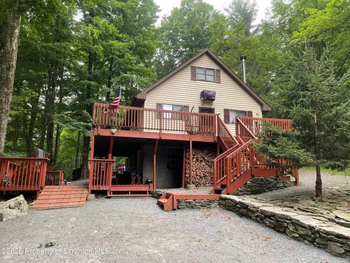 104 Hickory Cir, Greentown, PA, 18426-3030 | Card Image