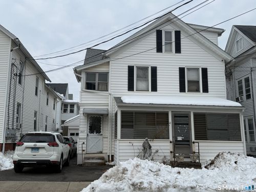 207 Pearl St, Middletown, CT, 06457-2711 | Card Image