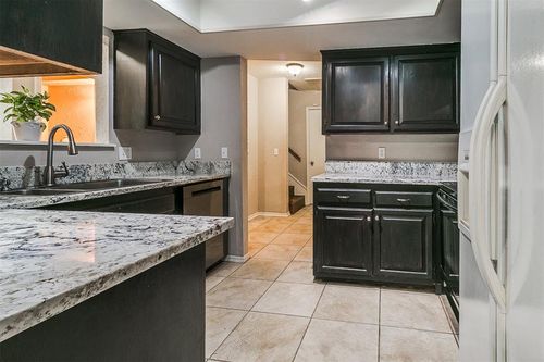 3709 Summer Cloud Dr, Edmond, OK, 73013-6873 | Card Image