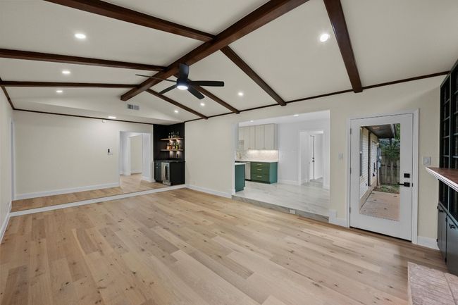Living Area | Image 4