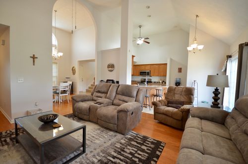 564 Callie Ct, Gallatin, TN, 37066-6680 | Card Image