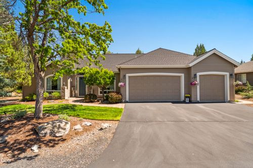 880 Willet Ln, Redmond, OR, 97756-9657 | Card Image