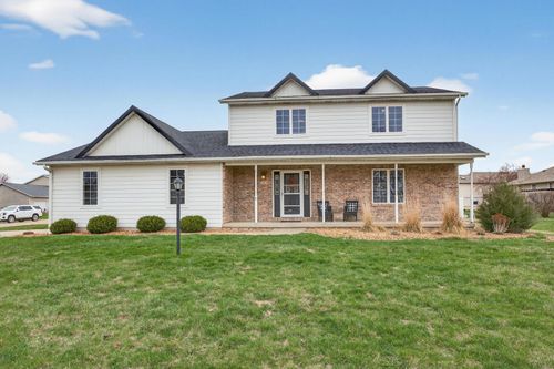 704 S 8th St, Eldridge, IA, 52748-1551 | Card Image