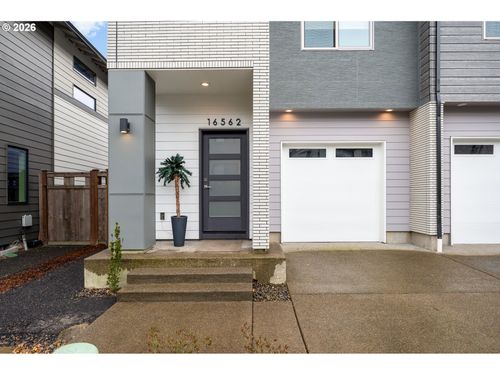 16562 Se Sunshower Pl, Happy Valley, OR, 97086-4391 | Card Image