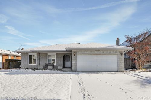 38016 Fringe Dr, Sterling Heights, MI, 48310-3053 | Card Image