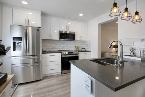 438 Carlsen Pl, Port Moody, BC, V3H3Z9 | Card Image