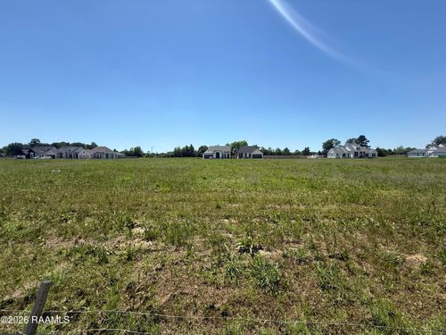 704 Whispering Meadows Rd, Broussard, LA, 70518-7951 | Card Image