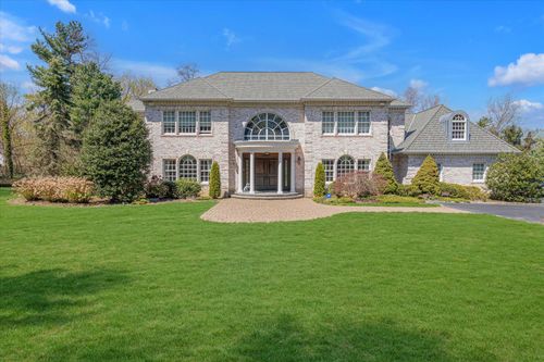 8 Norgate Rd, Glen Head, NY, 11545-2608 | Card Image