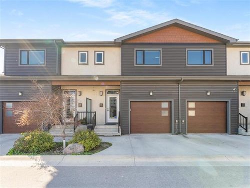 1404 - 388 Pipeline Rd, Townhouse with 3 bedrooms, 3 bathrooms and null parking in Winnipeg MB | Card Image