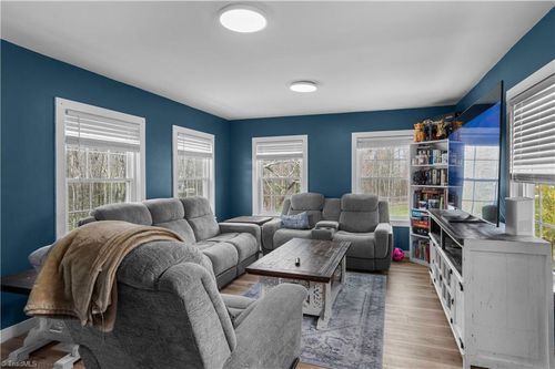 379 Pat Nixon Rd, State Road, NC, 28676-9586 | Card Image