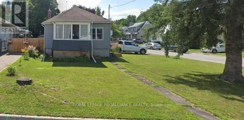 28 Oak St, Brockville, ON, K6V5R2 | Card Image