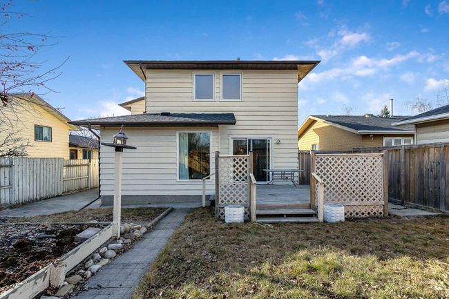 195 Deerbow Circle Se, House other with 3 bedrooms, 3 bathrooms and 2 parking in Calgary AB | Image 35