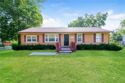 17209 Chula Vista Dr, Belton, MO, 64012-2831 | Card Image