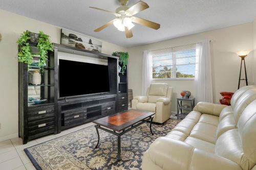 1c-400 Fern St, Jupiter, FL, 33458-3509 | Card Image