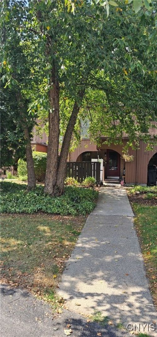 285 Cedar Ct, Baldwinsville, NY, 13027-3256 | Card Image