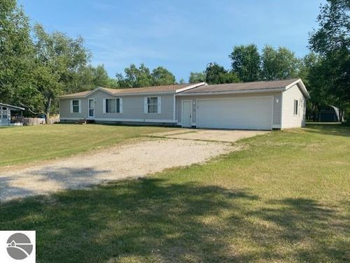 10559 W Rosted Rd, Lake City, MI, 49651-8202 | Card Image