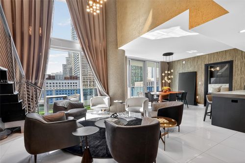 1108-200 Biscayne Boulevard Way, Miami, FL, 33131-2157 | Card Image
