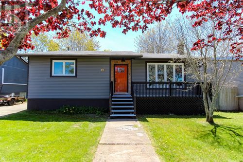 40 Courtney St, St. John's, NL, A1G1M2 | Card Image