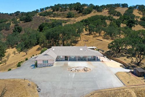 21050 Uvas Rd, Morgan Hill, CA, 95037-9477 | Card Image