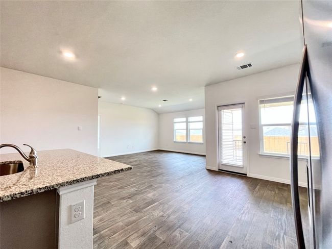 590 Gladiola Loop, House other with 4 bedrooms, 2 bathrooms and 2 parking in Kyle TX | Image 14