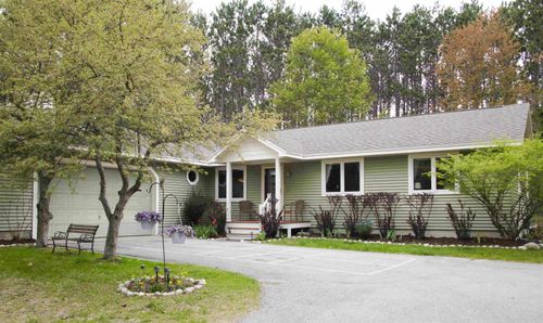 10226 Deerpath N, Traverse City, MI, 49685-9094 | Card Image