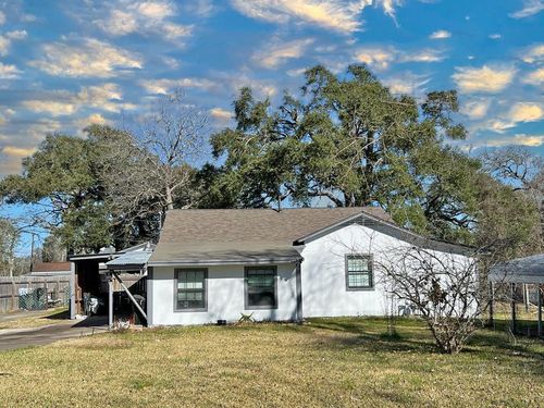1272 Pecan St, Clute, TX, 77531-3817 | Card Image