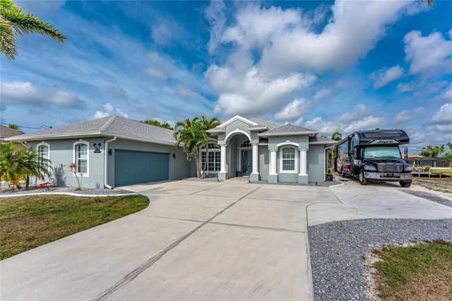 15674 Applewhite Cir, House other with 3 bedrooms, 3 bathrooms and null parking in Port Charlotte FL | Image 13