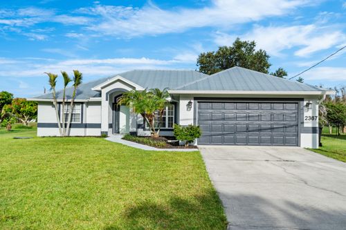 2367 Se Rock Springs Dr, Port St. Lucie, FL, 34952-7055 | Card Image