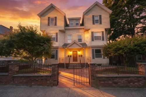 2-326 Crescent St, Waltham, MA, 02453-3803 | Card Image
