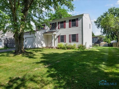 135 Birchcrest Dr, Perrysburg, OH, 43551-1802 | Card Image