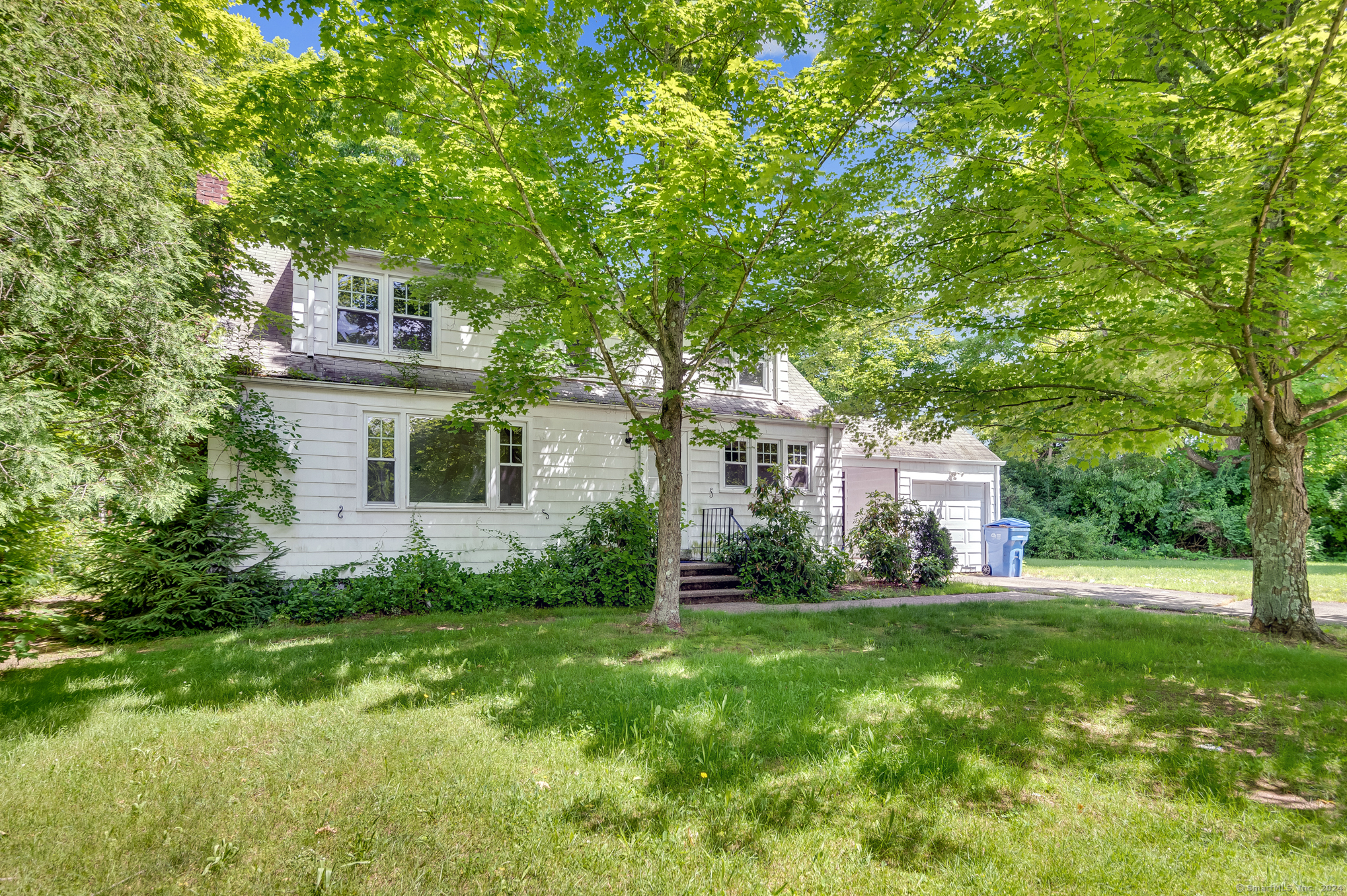 Whitney Ave, Hamden, CT 06518