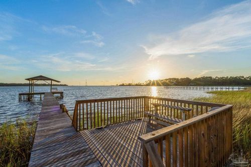 7107 Wells Ave, Navarre, FL, 32566-9733 | Card Image