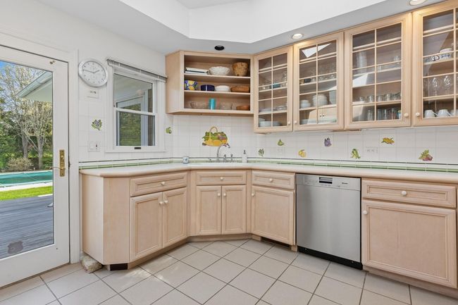 8 Niamogue Ln, House other with 3 bedrooms, 2 bathrooms and null parking in Quogue NY | Image 10