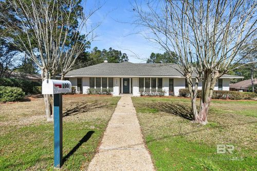 100 Dewitt Cir, Daphne, AL, 36526-7738 | Card Image