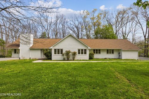 696 Laurel Cir, Crossville, TN, 38555-0110 | Card Image