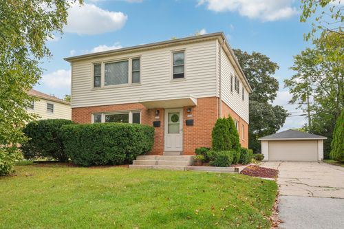 5240 N Mohawk Ave, GLENDALE, WI, 53217-5021 | Card Image