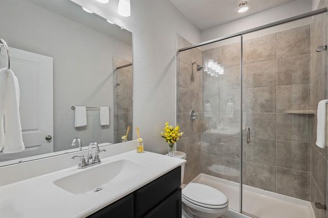 Full bath adjacent to bedroom #2 downstairs | Image 19