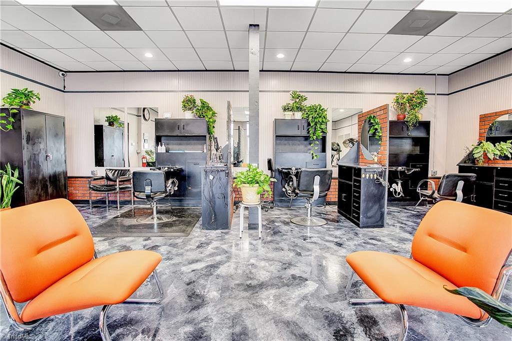 800 Fisher Ferry St, Thomasville, NC 27360