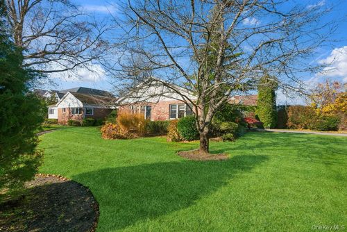 72 Lake End Rd, Merrick, NY, 11566-4612 | Card Image