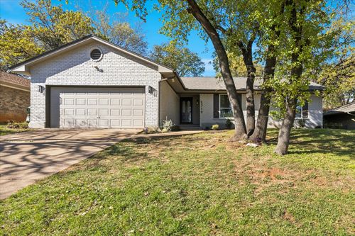 5719 Valley Ridge Ct, Arlington, TX, 76017-1147 | Card Image