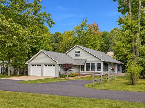 870 Middle Road, LA POINTE, WI, 54850 | Card Image
