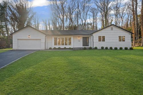 110 Peach Dr, Roslyn, NY, 11576-2219 | Card Image