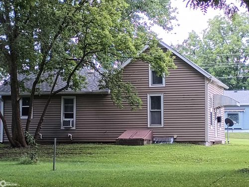 409 3rd St Nw, Hampton, IA, 50441-1340 | Card Image