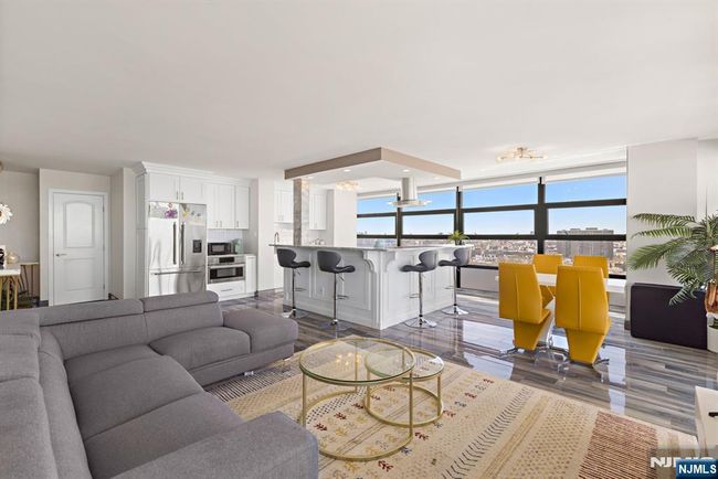 6050 Kennedy Blvd, Condo with 2 bedrooms, 2 bathrooms and null parking in West New York NJ | Image 6